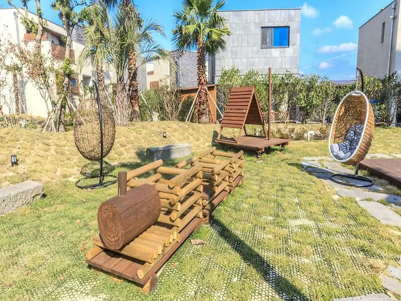 Marvillrick Spa&Poolvilla Jeju 3*,